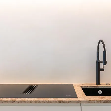 Luxurious Flat With Unbelievable Sea Views In *