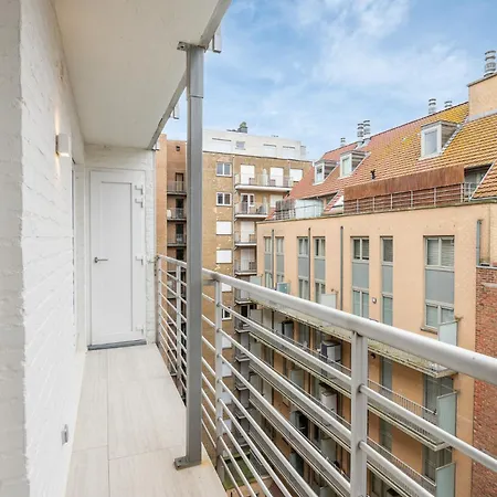 Luxurious Flat With Unbelievable Sea Views In Duinbergen