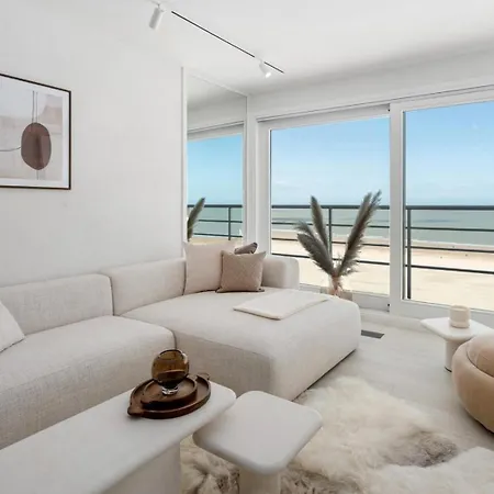 Luxurious Flat With Unbelievable Sea Views In Apartment