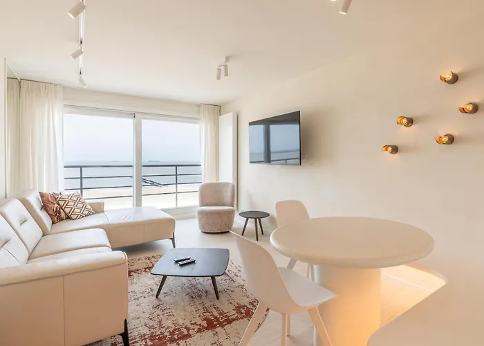 Luxurious Flat With Unbelievable Sea Views In *