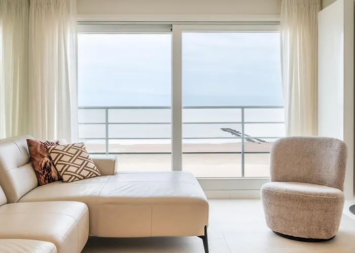 Luxurious Flat With Unbelievable Sea Views In Apartment *