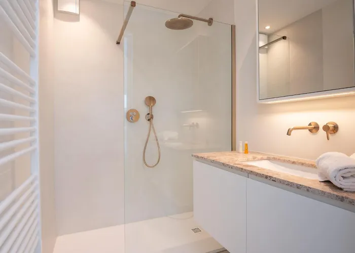 Luxurious Flat With Unbelievable Sea Views In Apartment *