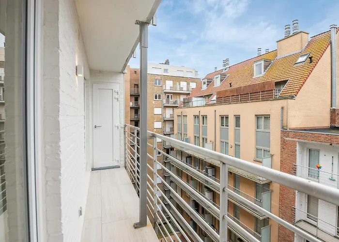 Luxurious Flat With Unbelievable Sea Views In Duinbergen