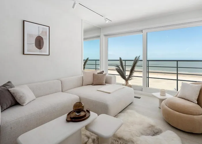 Luxurious Flat With Unbelievable Sea Views In Apartment